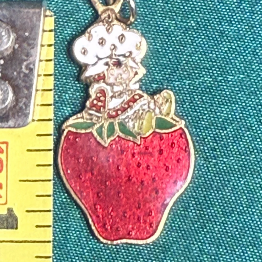 Charming‎ Strawberry Shortcake Pendant
